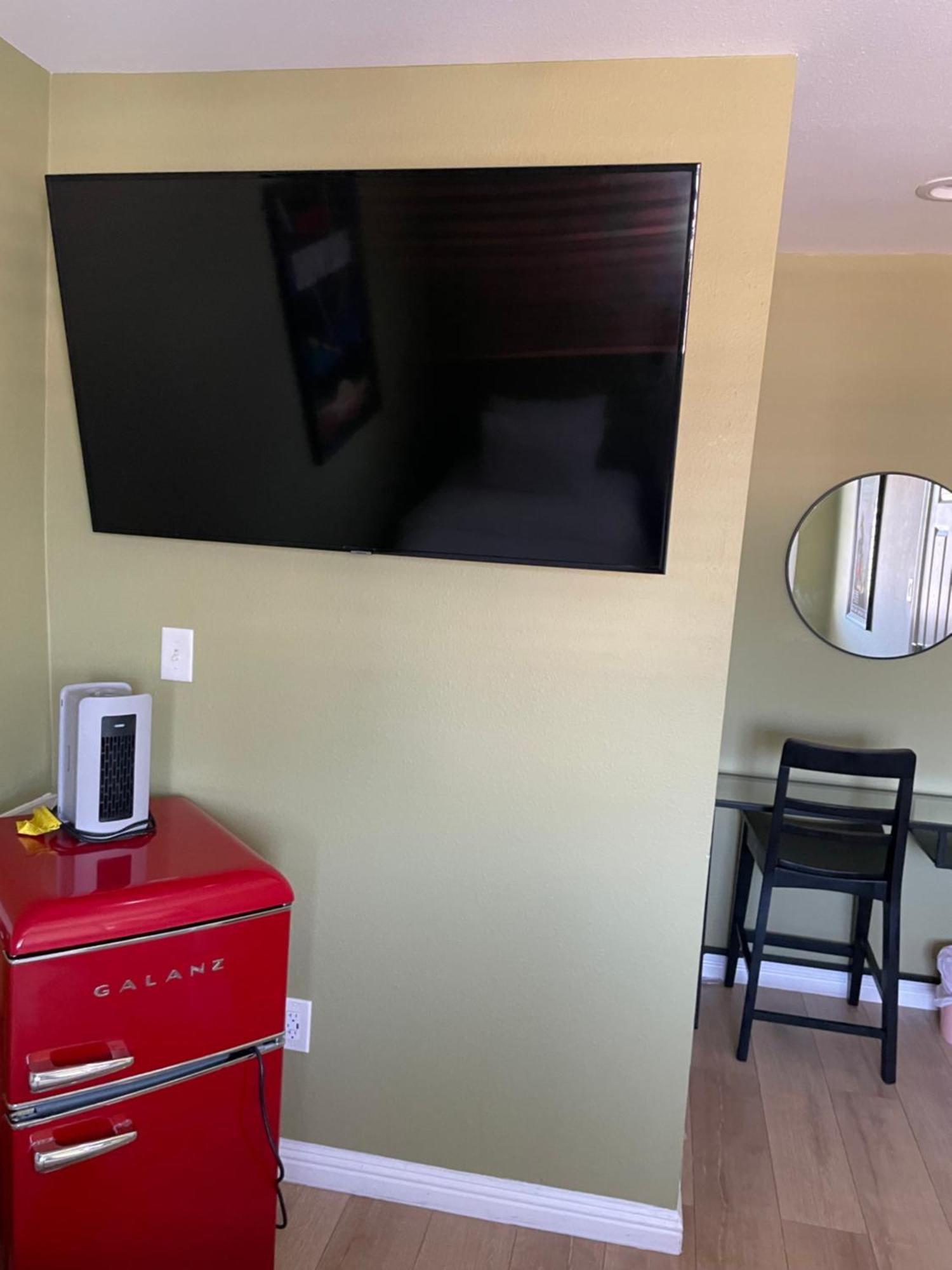 Private Room In La With Free Wifi And Tv With Shared Kitchen ロサンゼルス エクステリア 写真
